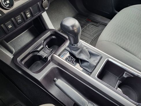 Used 2016 Toyota Tacoma SR5 w/ SR5 Appearance Package (DN) image 30