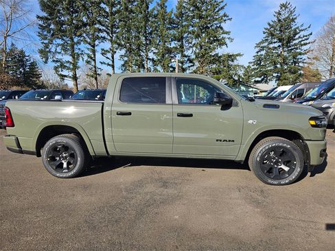 New 2026 RAM 1500 4x4 Crew Cab image 8