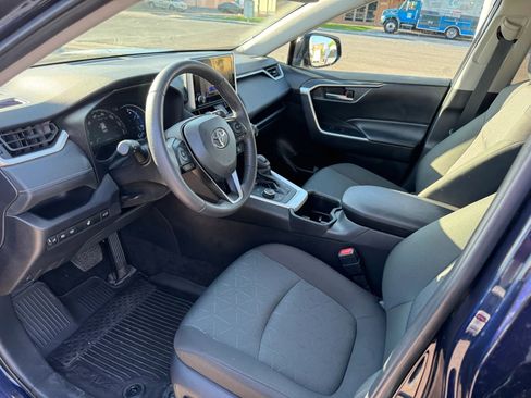 Used 2024 Toyota RAV4 XLE w/ Convenience Package AWD/4WD image 4