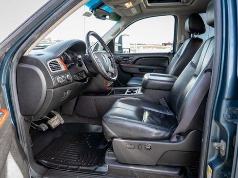 Used 2011 Chevrolet Silverado 2500 LTZ w/ LTZ Plus Package image 10