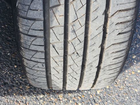 Used 2021 Chevrolet Camaro LT w/ Technology Package image 11