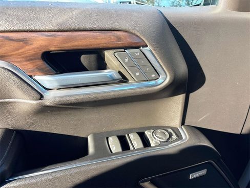 Used 2022 GMC Sierra 1500 SLT w/ SLT Premium Plus Package image 18