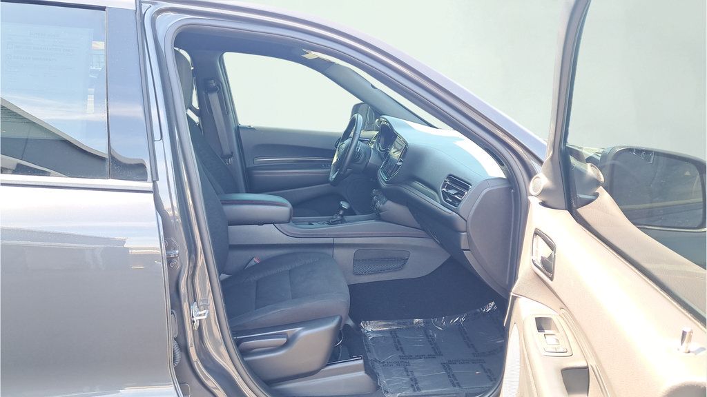 Used 2025 Dodge Durango GT w/ Blacktop Package AWD/4WD image 16