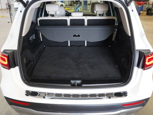 Used 2023 Mercedes-Benz GLB 250 4MATIC image 27