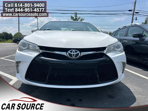 Used 2017 Toyota Camry SE FWD image 2