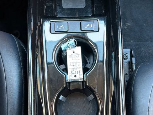 Used 2022 Toyota Prius Prime XLE FWD image 19