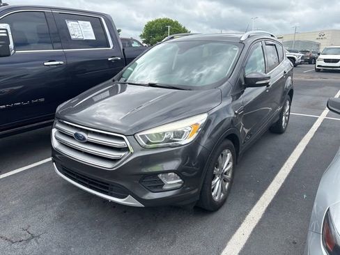Used 2017 Ford Escape Titanium FWD image 3