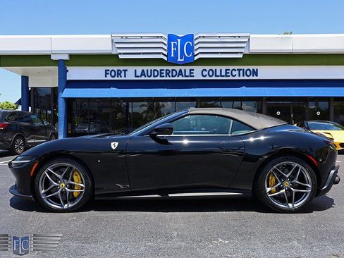 Used 2025 Ferrari Roma Spider image 3