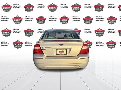 Used 2005 Ford Five Hundred SE image 4