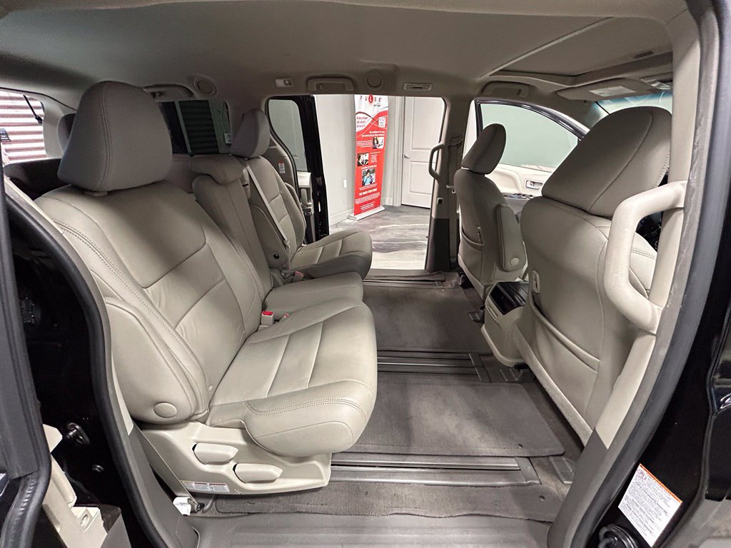 Used 2017 Toyota Sienna XLE FWD image 47