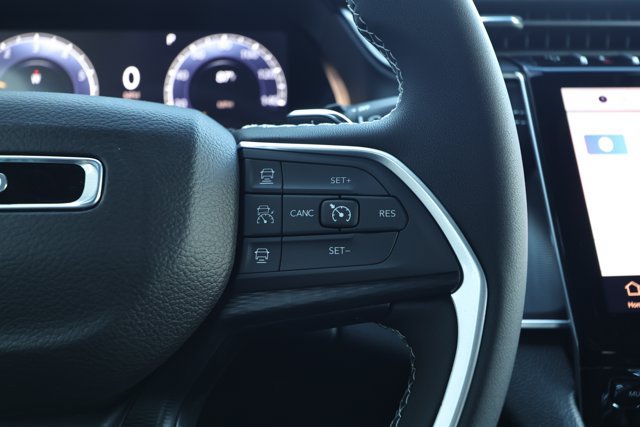 New 2027 Jeep Grand Cherokee Laredo RWD image 14