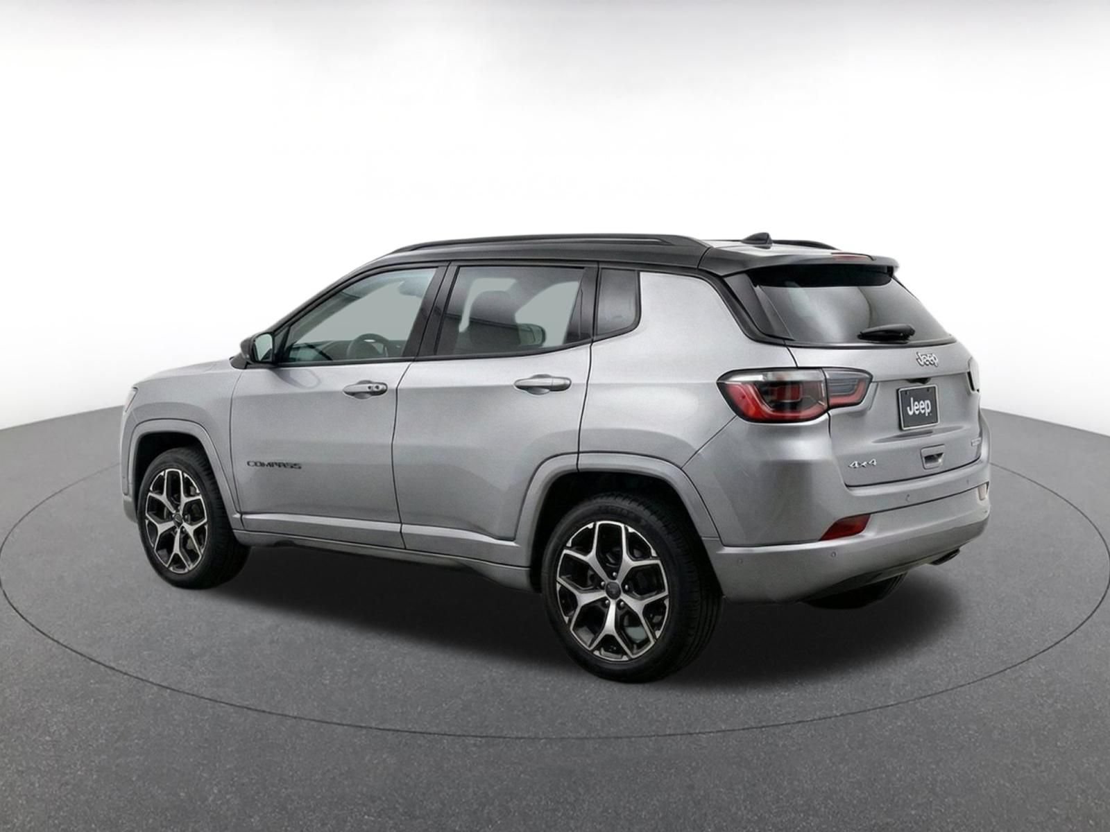 Used 2025 Jeep Compass Limited AWD/4WD image 6