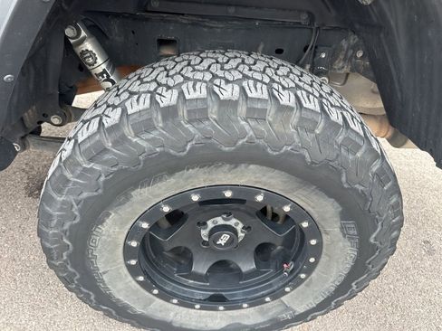 Used 2021 Jeep Gladiator Sport AWD/4WD image 11