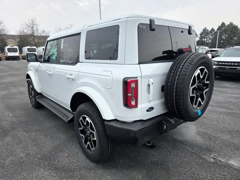 New 2025 Ford Bronco Outer Banks image 3