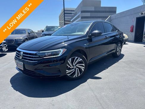 Used 2021 Volkswagen Jetta SEL FWD image 1