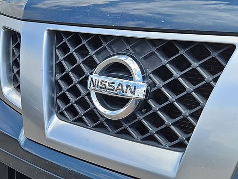 Used 2014 Nissan Frontier PRO-4X w/ Pro-4x Graphics Package AWD/4WD image 33