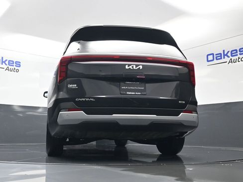 Certified 2025 Kia Carnival LXS image 43