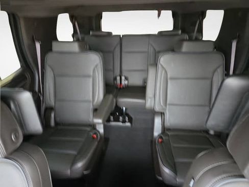 Used 2024 GMC Yukon Denali w/ Advanced Technology Package AWD/4WD image 27