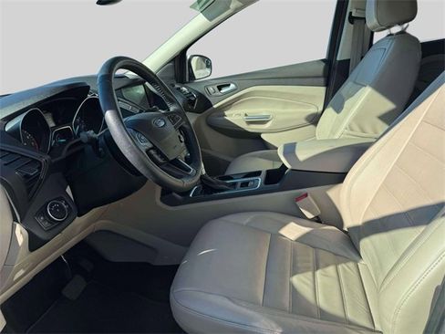 Used 2017 Ford Escape Titanium image 16