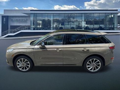 Used 2025 Lincoln Corsair Grand Touring AWD/4WD image 4
