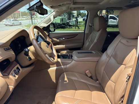 Used 2016 Cadillac Escalade ESV Platinum RWD image 9