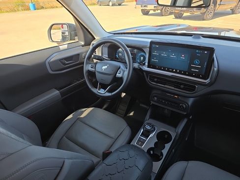 Used 2025 Ford Bronco Sport Badlands image 16