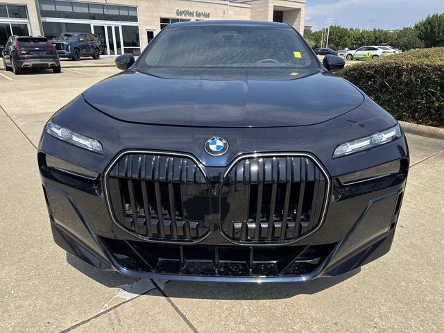 Used 2026 BMW 760i xDrive w/ Executive Package AWD/4WD image 2