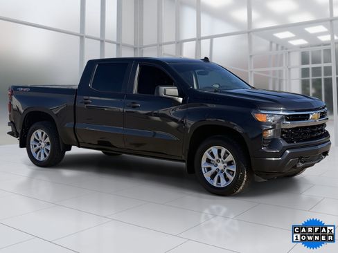 Used 2022 Chevrolet Silverado 1500 Custom w/ LPO, Dark Essentials Package image 8