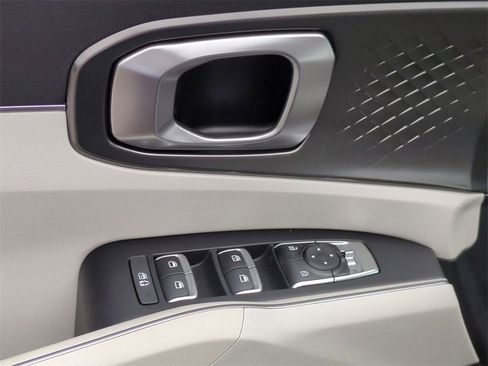 Certified 2025 Kia Sorento EX image 21