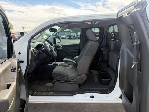 Used 2015 Nissan Frontier Desert Runner RWD image 17