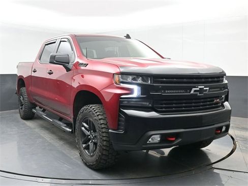 Used 2021 Chevrolet Silverado 1500 LT Trail Boss w/ Convenience Package II image 2