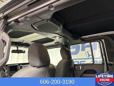 Used 2020 Jeep Gladiator Overland w/ Safety Group image 17