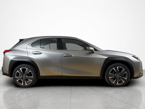 Used 2022 Lexus UX 200 w/ Accessory Package (Z2) FWD image 6