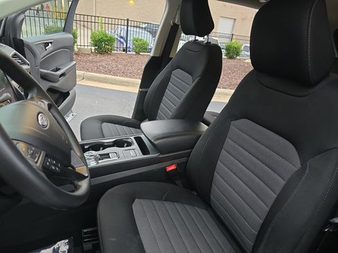 Used 2022 Ford Edge SE w/ Black Appearance Package AWD/4WD image 14