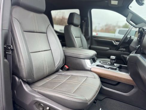 Used 2024 Chevrolet Silverado 1500 High Country w/ Technology Package image 11