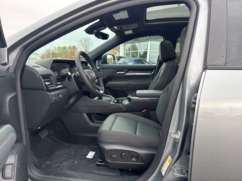 New 2026 GMC Terrain AT4 w/ Convenience Package III image 9