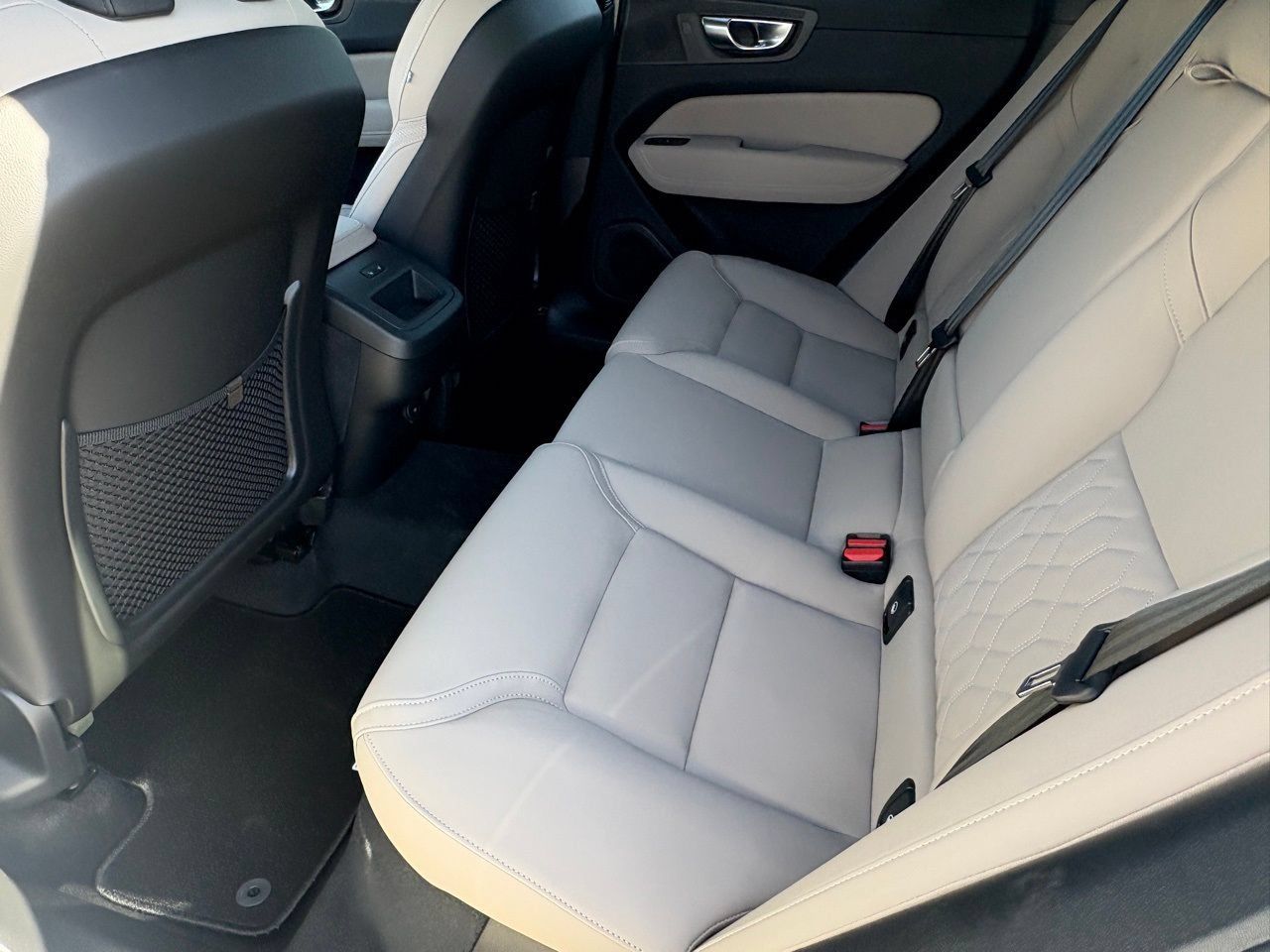 New 2026 Volvo XC60 B5 Plus w/ Protection Package Premier AWD/4WD image 22