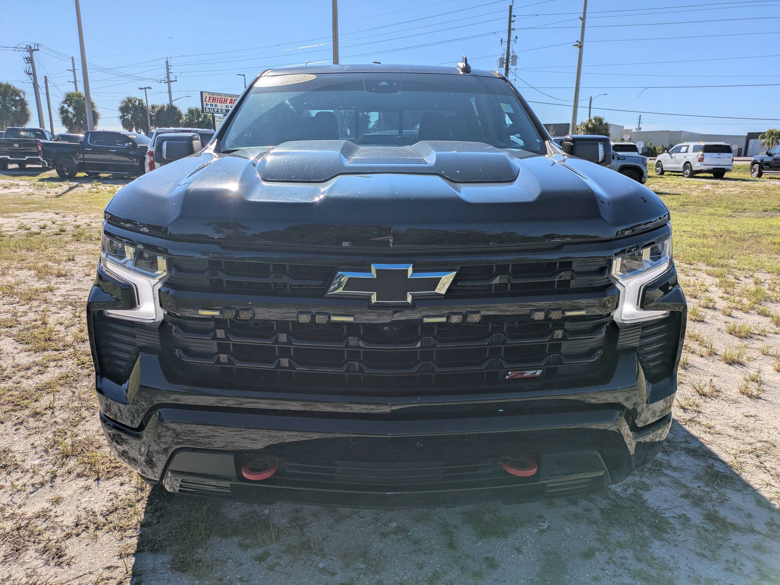 Used 2022 Chevrolet Silverado 1500 LT Trail Boss w/ LT Trail Boss Premium Package AWD/4WD image 9