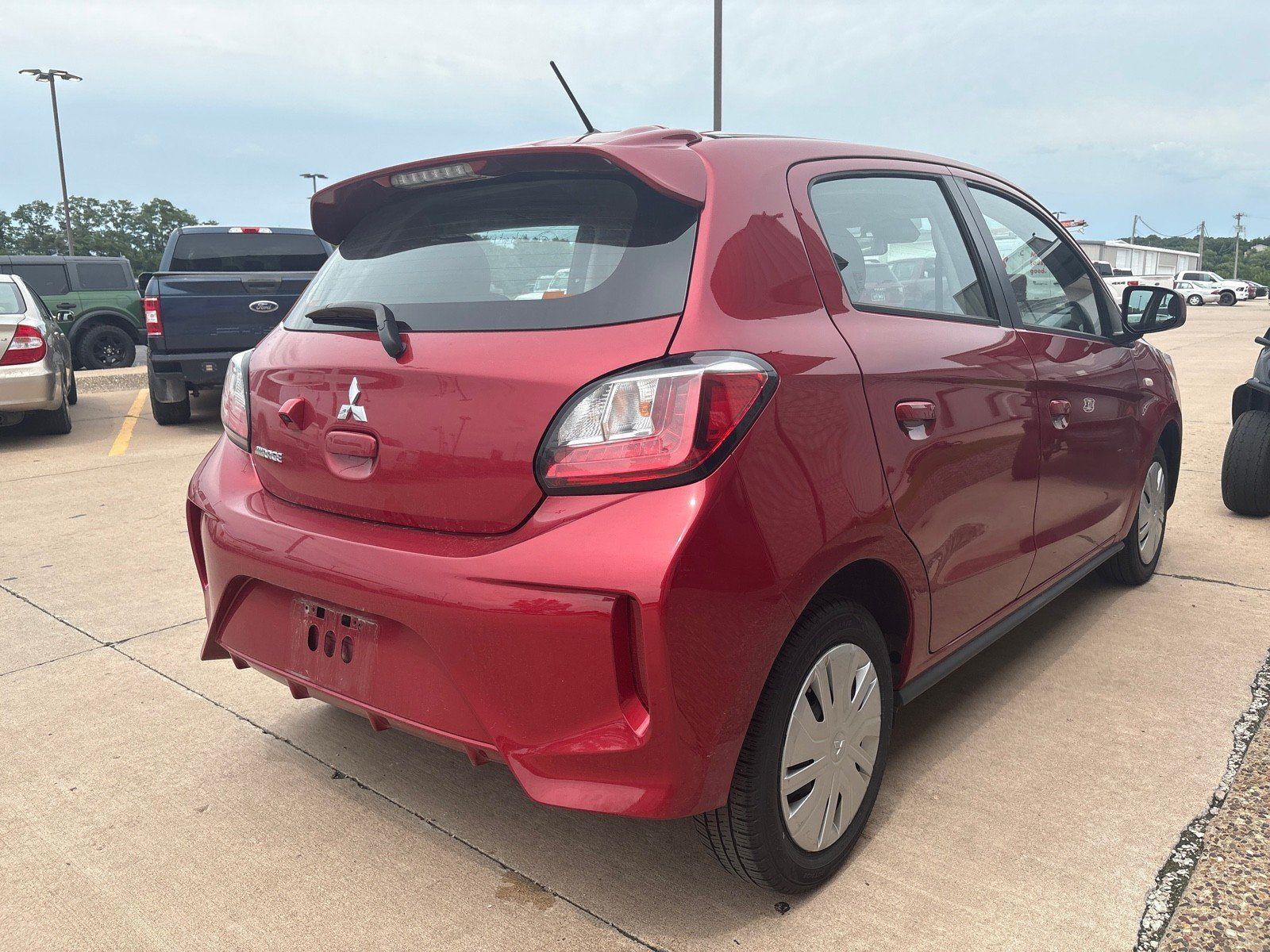 Used 2024 Mitsubishi Mirage ES FWD image 8
