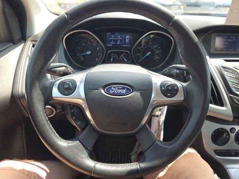 Used 2014 Ford Focus SE w/ Equipment Group 201A FWD image 17