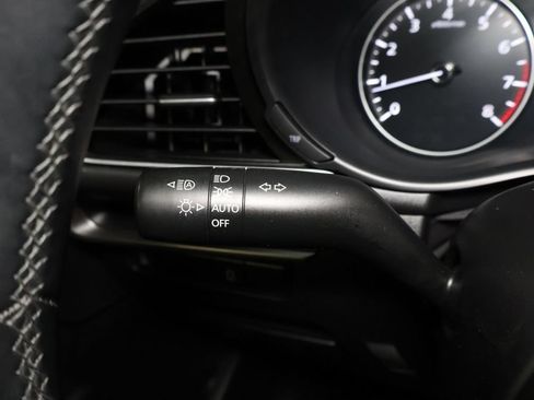 Used 2022 MAZDA MAZDA3 s FWD image 22