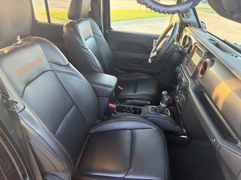 Used 2023 Jeep Gladiator Mojave w/ Cold Weather Group AWD/4WD image 7