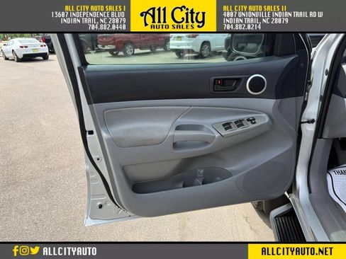 Used 2005 Toyota Tacoma PreRunner RWD image 21