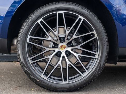 Certified 2026 Porsche Macan AWD/4WD image 14