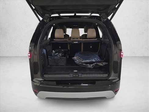 New 2026 Land Rover Discovery Limited Edition AWD/4WD image 13