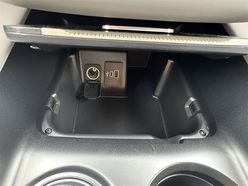 New 2025 Ford Explorer Active w/ Active Comfort Package image 29