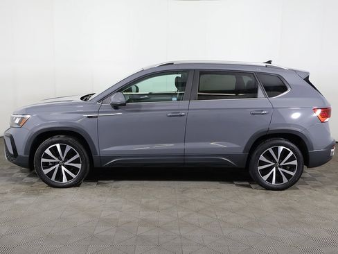 Used 2022 Volkswagen Taos SE w/ Driver Assistance Package image 16