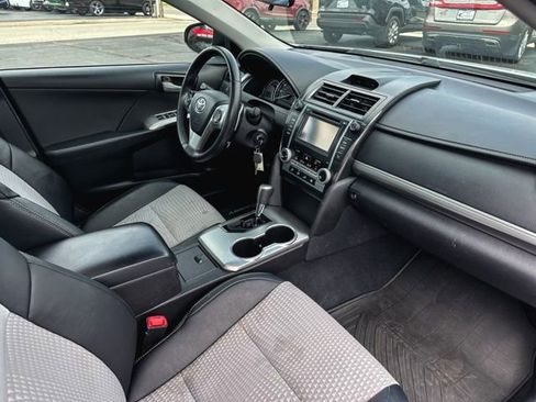 Used 2014 Toyota Camry SE FWD image 23