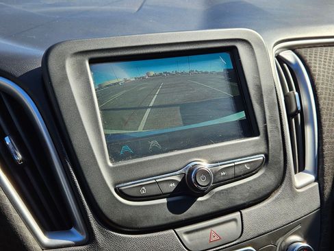 Certified 2018 Chevrolet Malibu LS FWD image 20