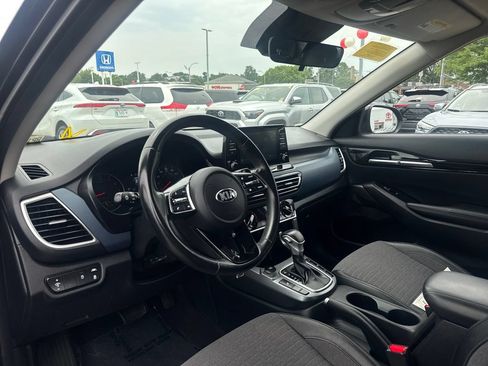 Used 2021 Kia Seltos S AWD/4WD image 14
